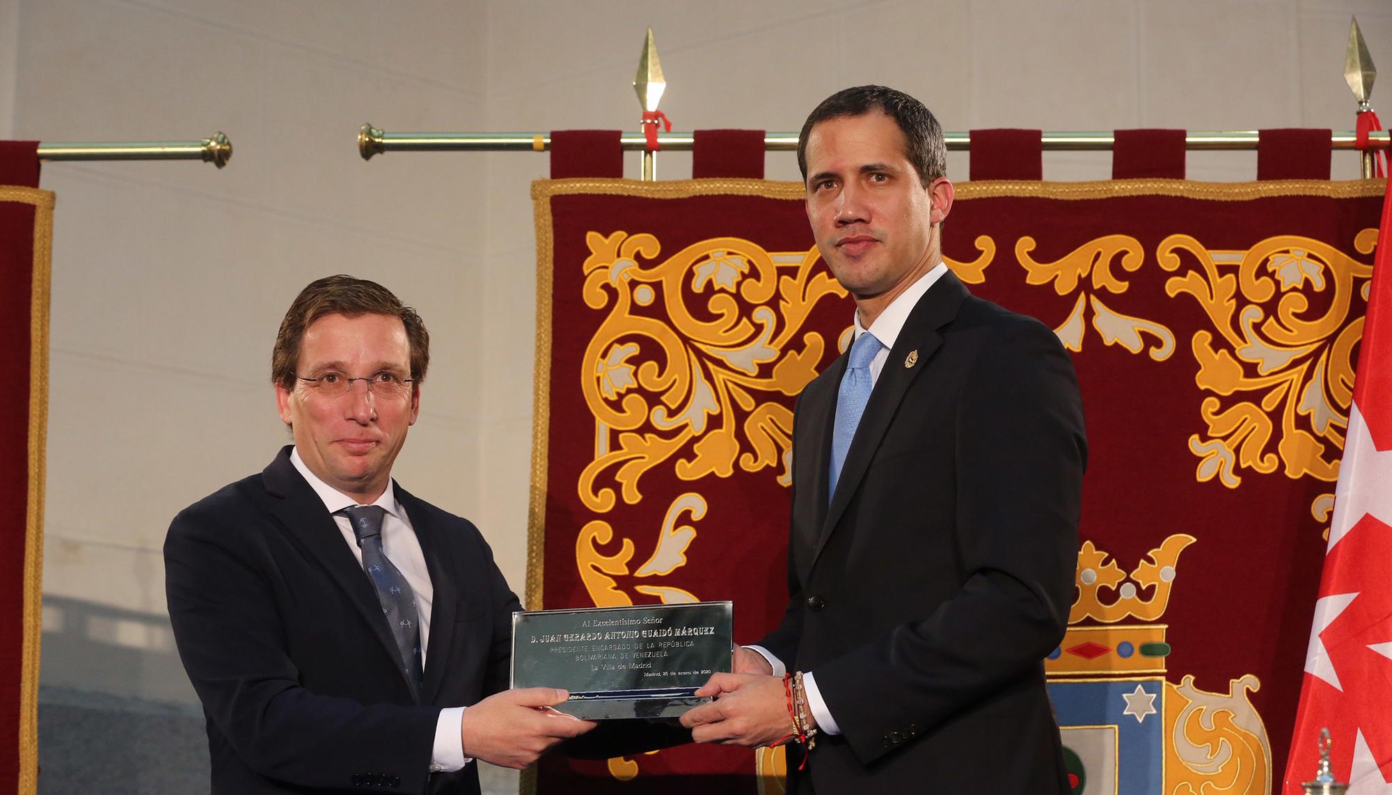 Ayuntamiento Madrid llaves Guaido - 1